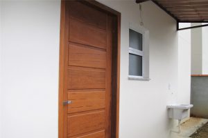 1-300x200
